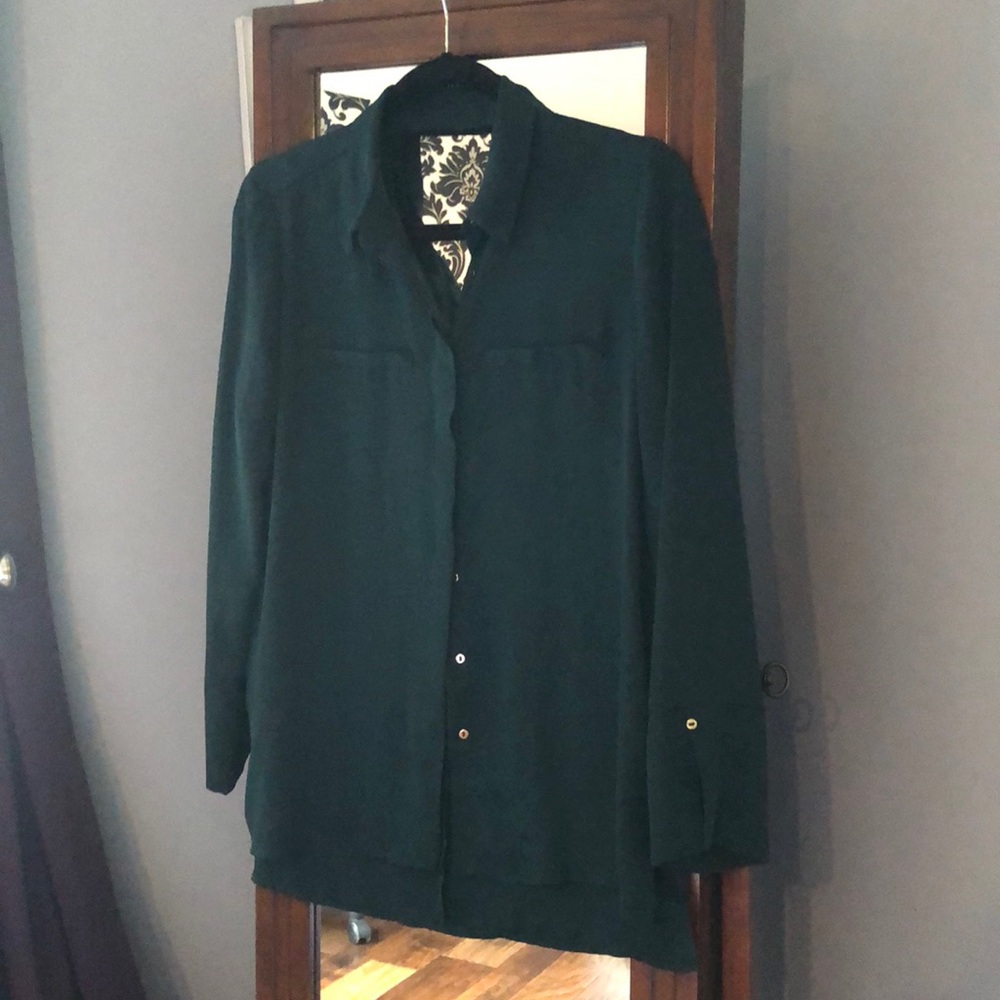 Gorgeous forest green blouse